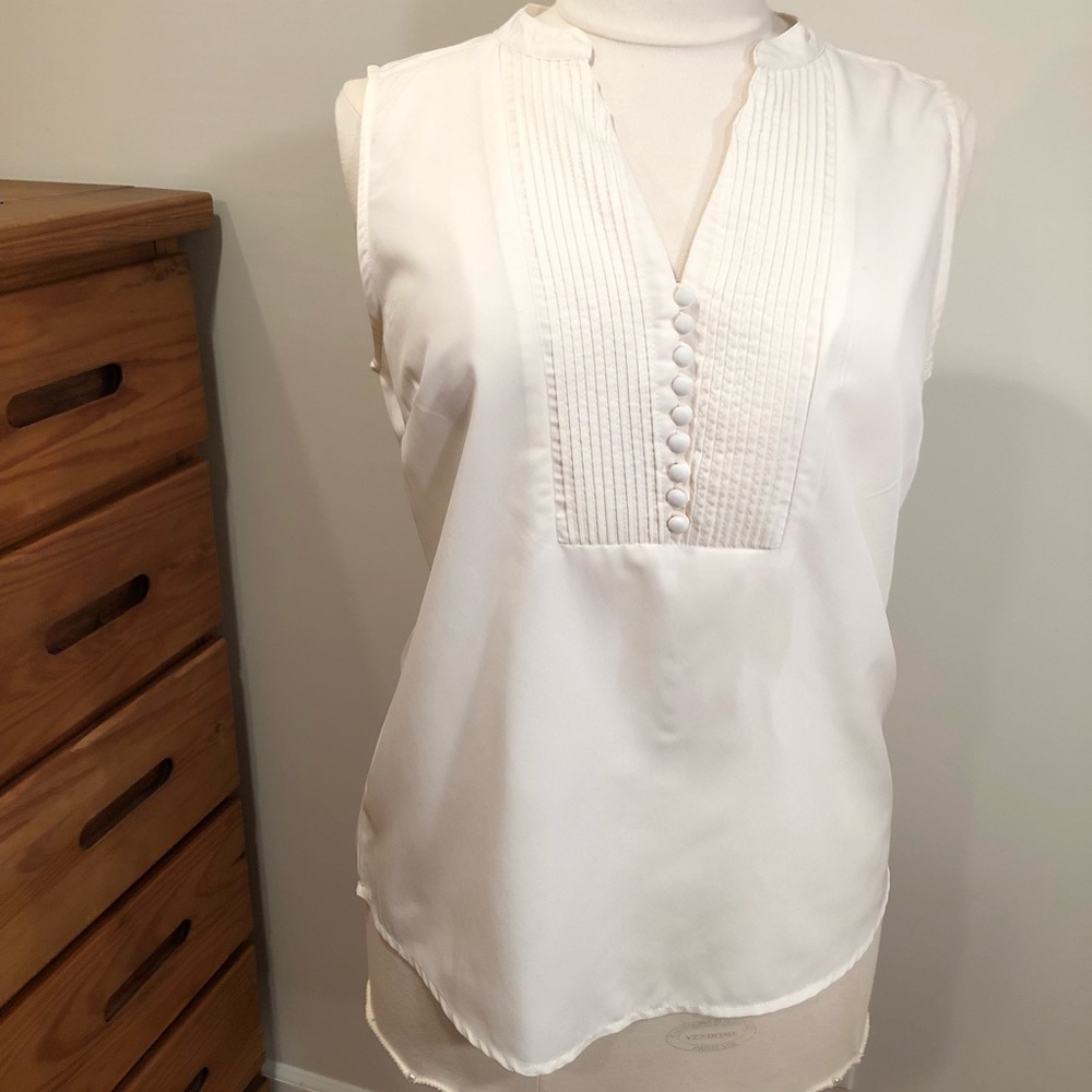 Elegant Attention Tissue Tuxedo Top EUC